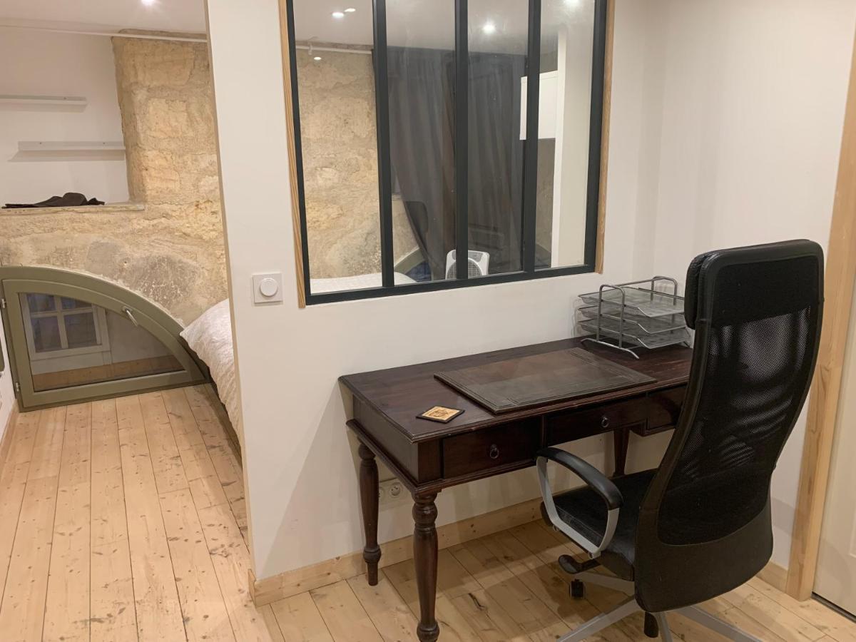 Chambre Avec Salle De Bain Et Cuisine Privee Centre Ville Historique Avec Climatisation Et Patio Bordeaux Dış mekan fotoğraf